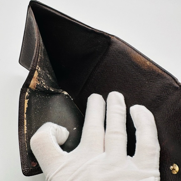 Louis Vuitton Damier Wallet - Picture 7 of 9